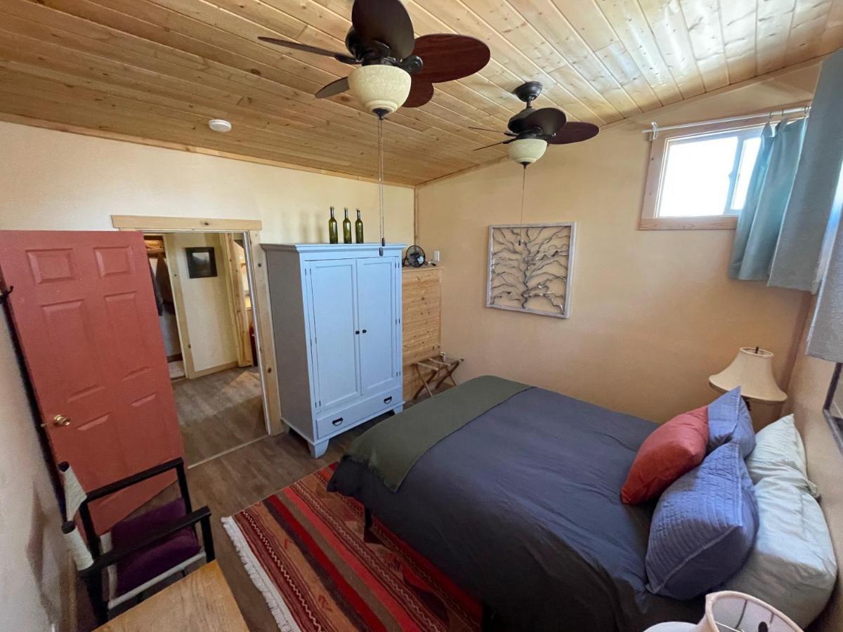 Lava Hideout Cabins 熔岩温泉村 外观 照片